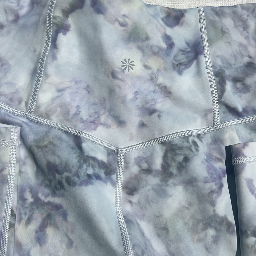 Women’s Athleta‎ Purple and Blue Tie-Dye Leggings - Picture 7 of 8